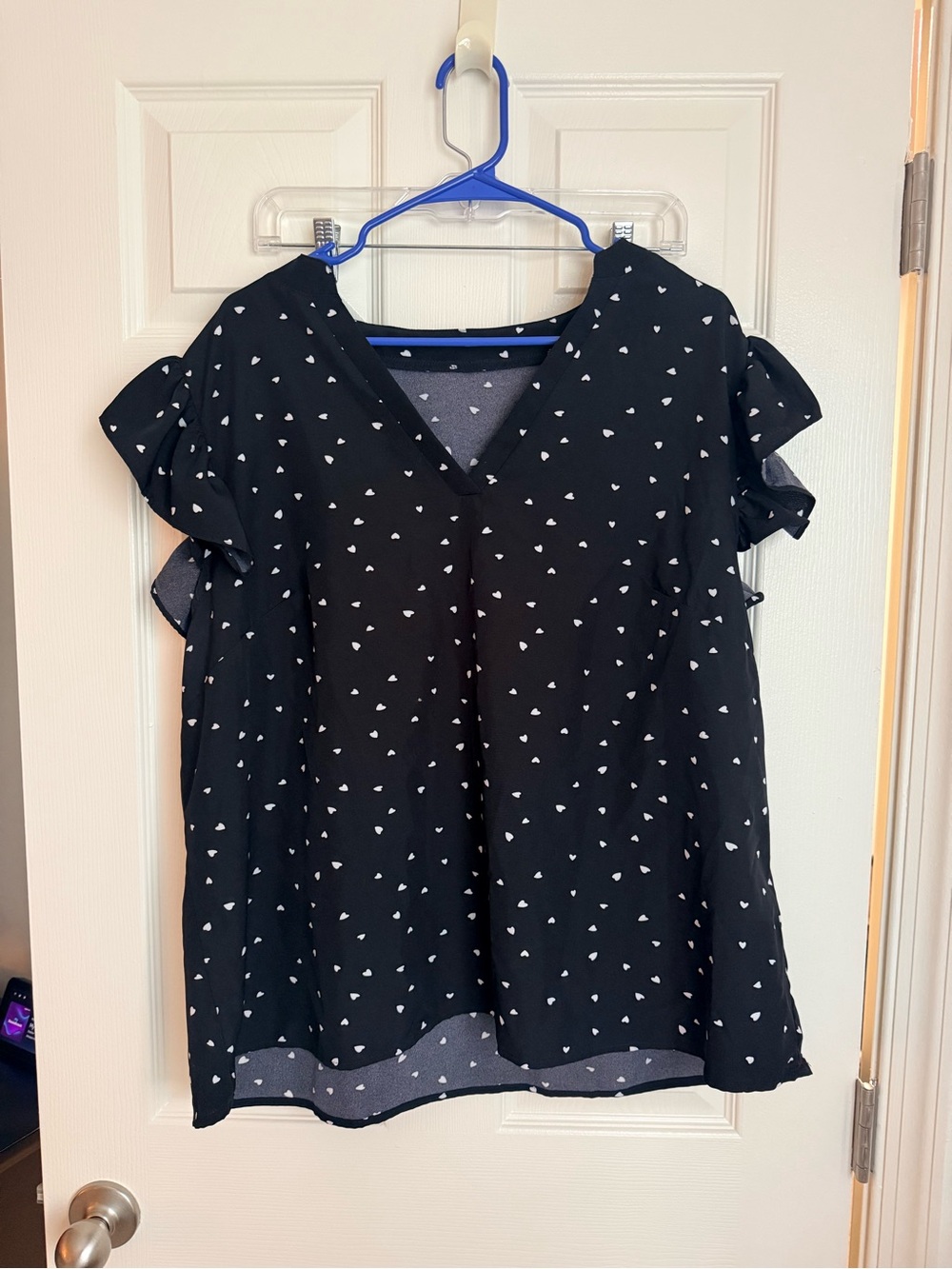 SHEIN Black V-Neck Heart Print Ruffle Sleeve Top